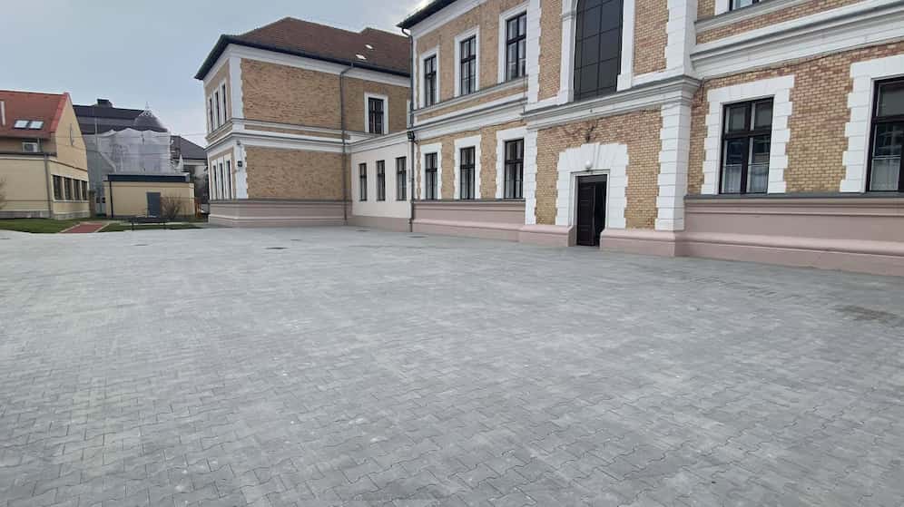 Megszépült 190 éves iskolánk iskolaudvara